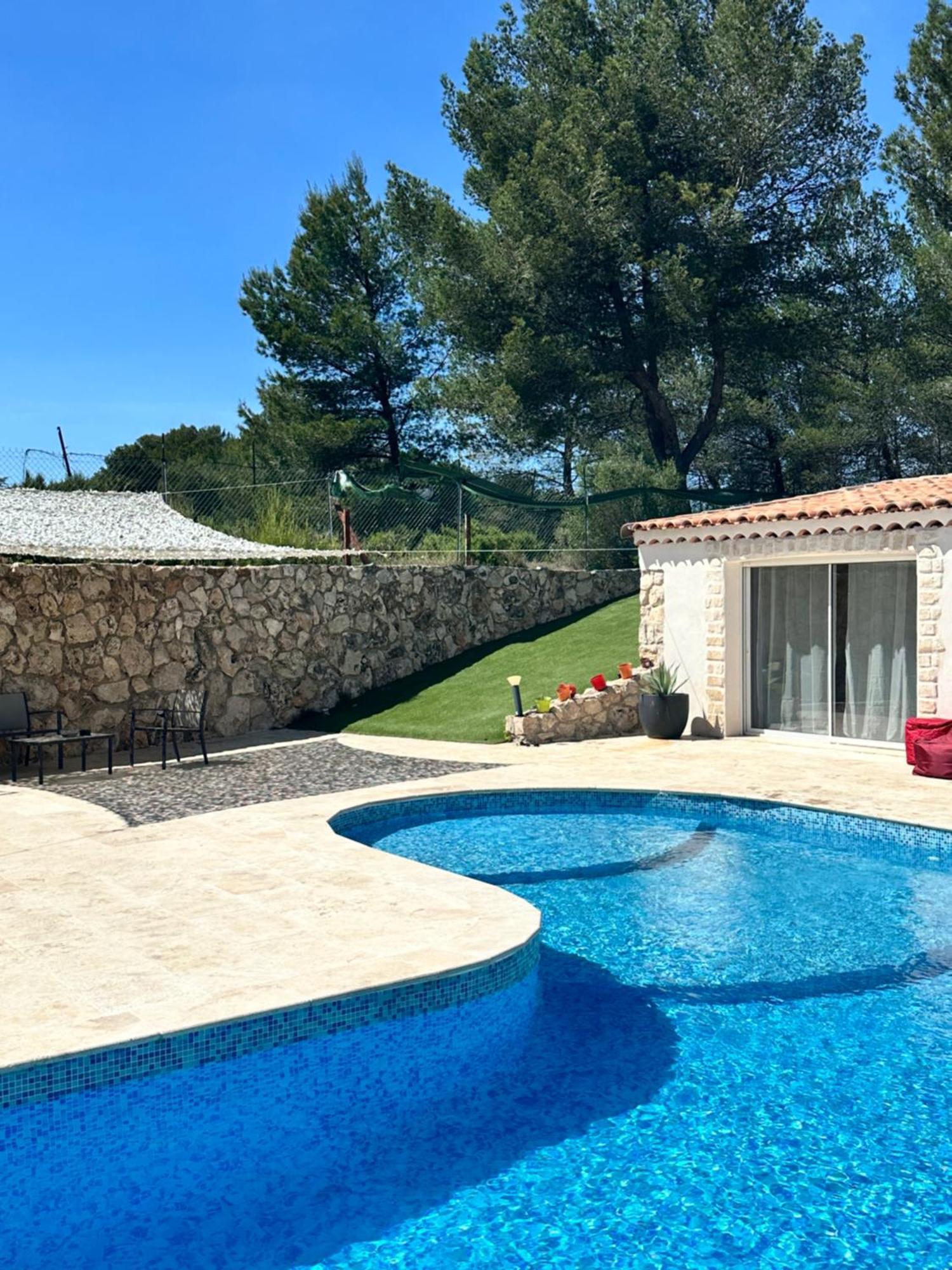 Jolie Maison Avec Vue Sur Piscine Bouc-Bel-Air Exterior photo
